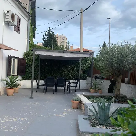 Kuca Za Odmor Oasis Feriehus Rijeka